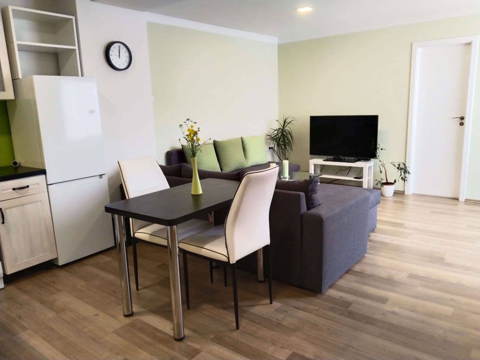 2 bedroom with open-plan kitchen flat to rent, 68 m², Pod Vlkem, Prague, Prague 2 bedroom with open-plan kitchen flat to rent, 68 m², Pod Vlkem, Prague, Prague