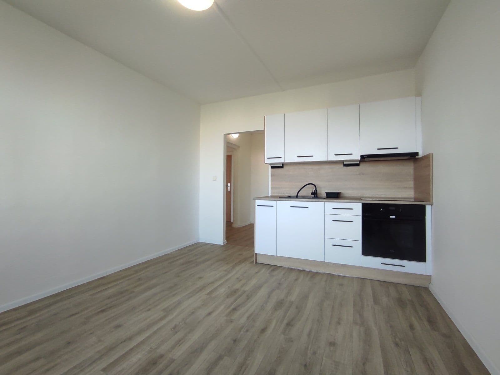 1 bedroom with open-plan kitchen flat to rent, 49 m², Masarykova třída, Orlová, Moravskoslezský Region 1 bedroom with open-plan kitchen flat to rent, 49 m², Masarykova třída, Orlová, Moravskoslezský Region