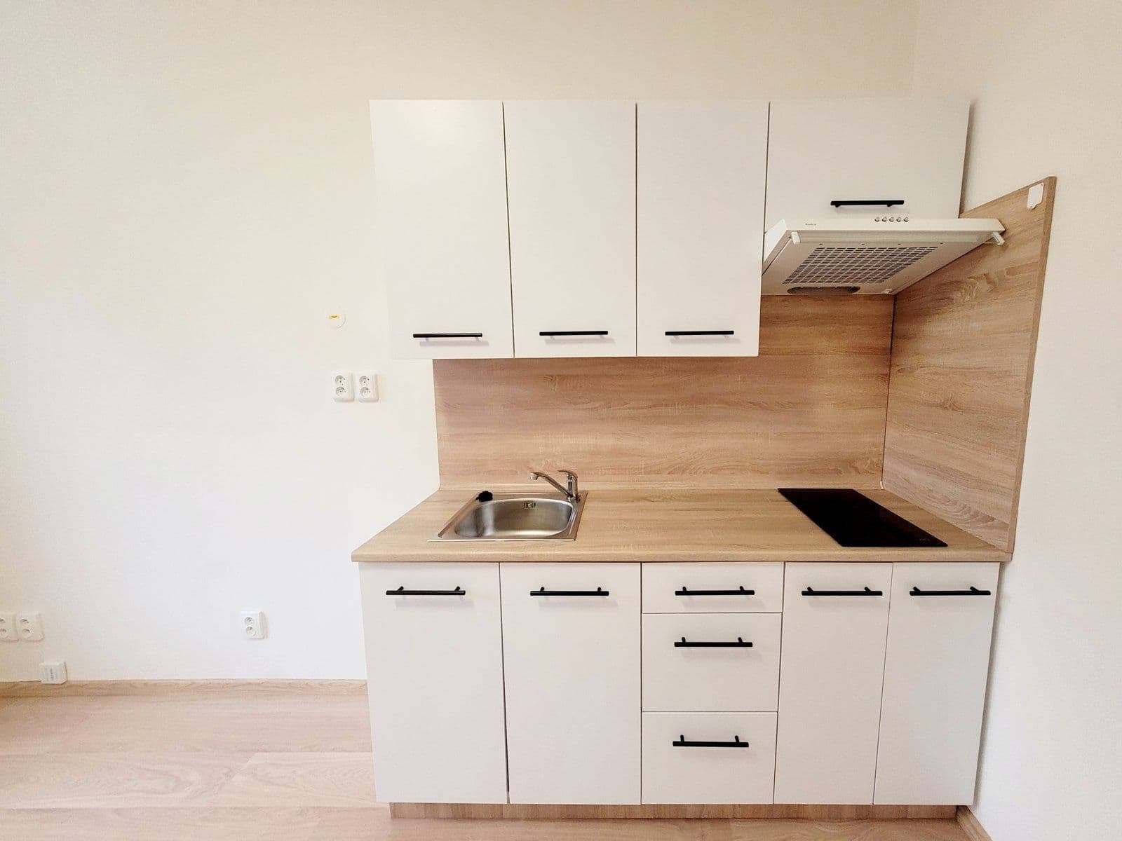 Studio flat to rent, 22 m², Vardasova, Havířov, Moravskoslezský Region Studio flat to rent, 22 m², Vardasova, Havířov, Moravskoslezský Region