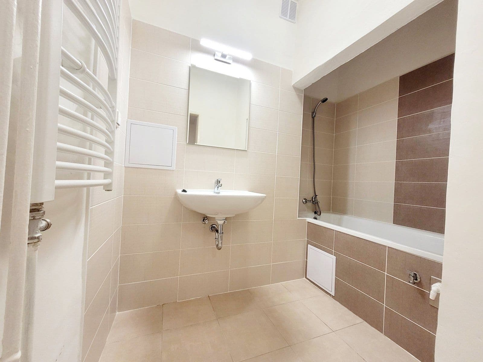 Studio flat to rent, 22 m², Vardasova, Havířov, Moravskoslezský Region Studio flat to rent, 22 m², Vardasova, Havířov, Moravskoslezský Region