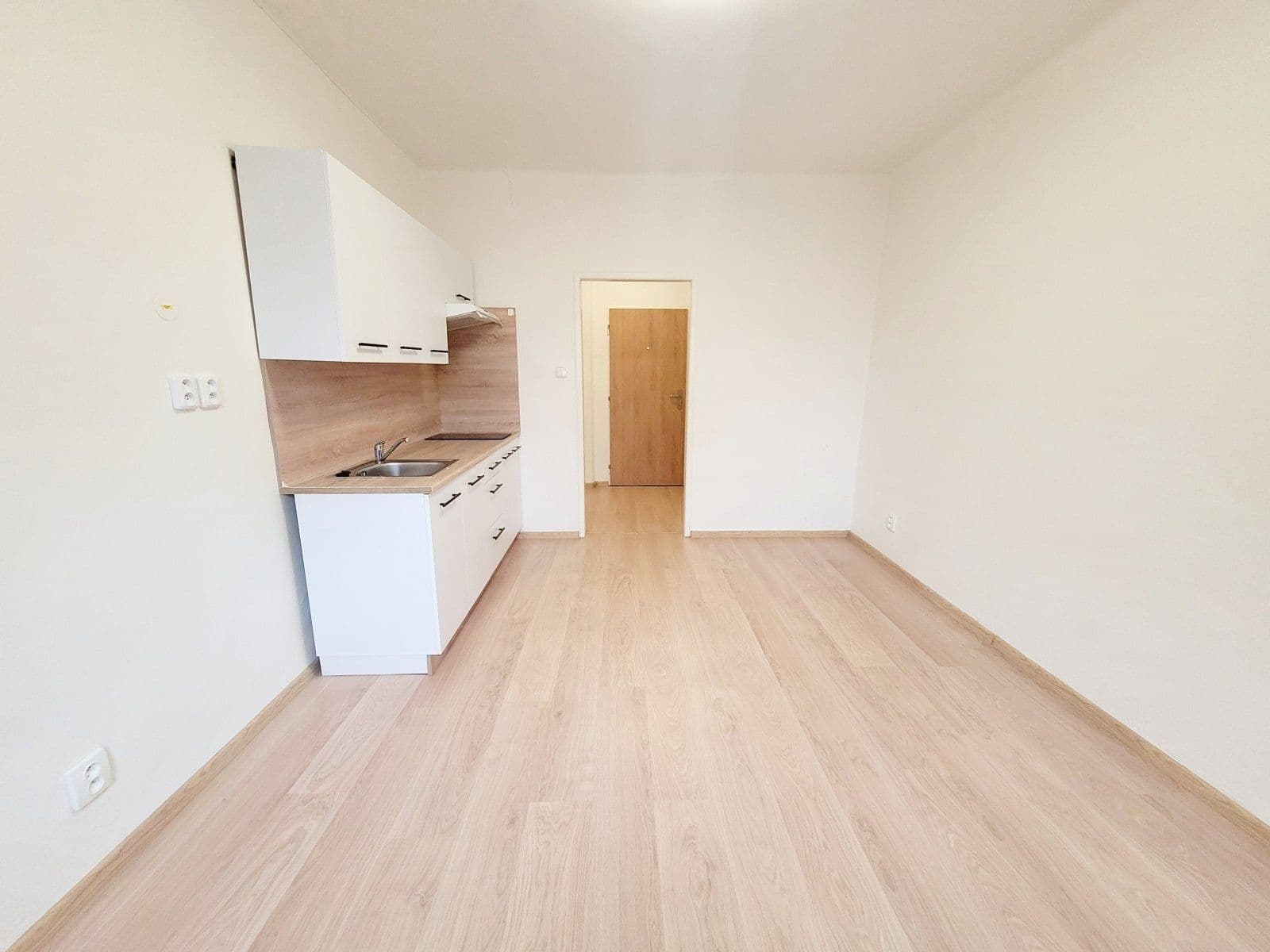 Studio flat to rent, 22 m², Vardasova, Havířov, Moravskoslezský Region Studio flat to rent, 22 m², Vardasova, Havířov, Moravskoslezský Region