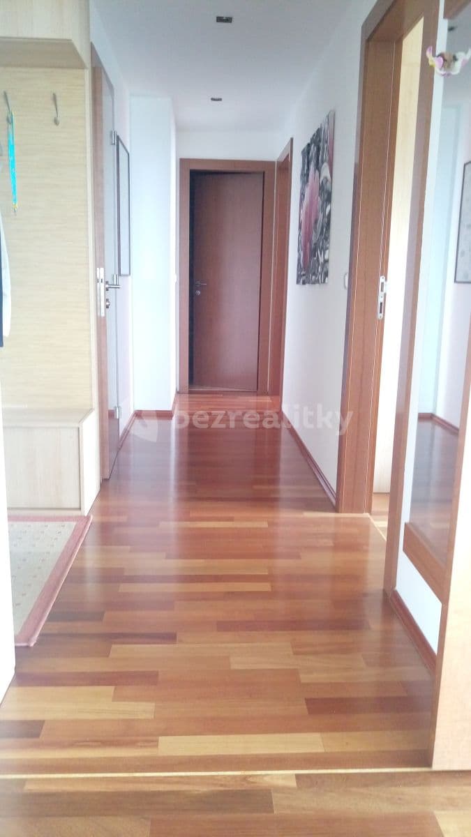 2 bedroom with open-plan kitchen flat to rent, 98 m², Podnádražní, Prague, Prague 2 bedroom with open-plan kitchen flat to rent, 98 m², Podnádražní, Prague, Prague