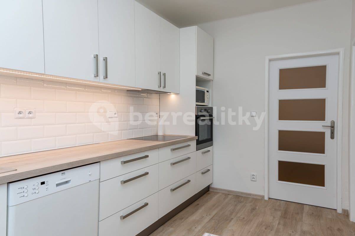2 bedroom flat to rent, 65 m², Gorkého, Pardubice, Pardubický Region 2 bedroom flat to rent, 65 m², Gorkého, Pardubice, Pardubický Region