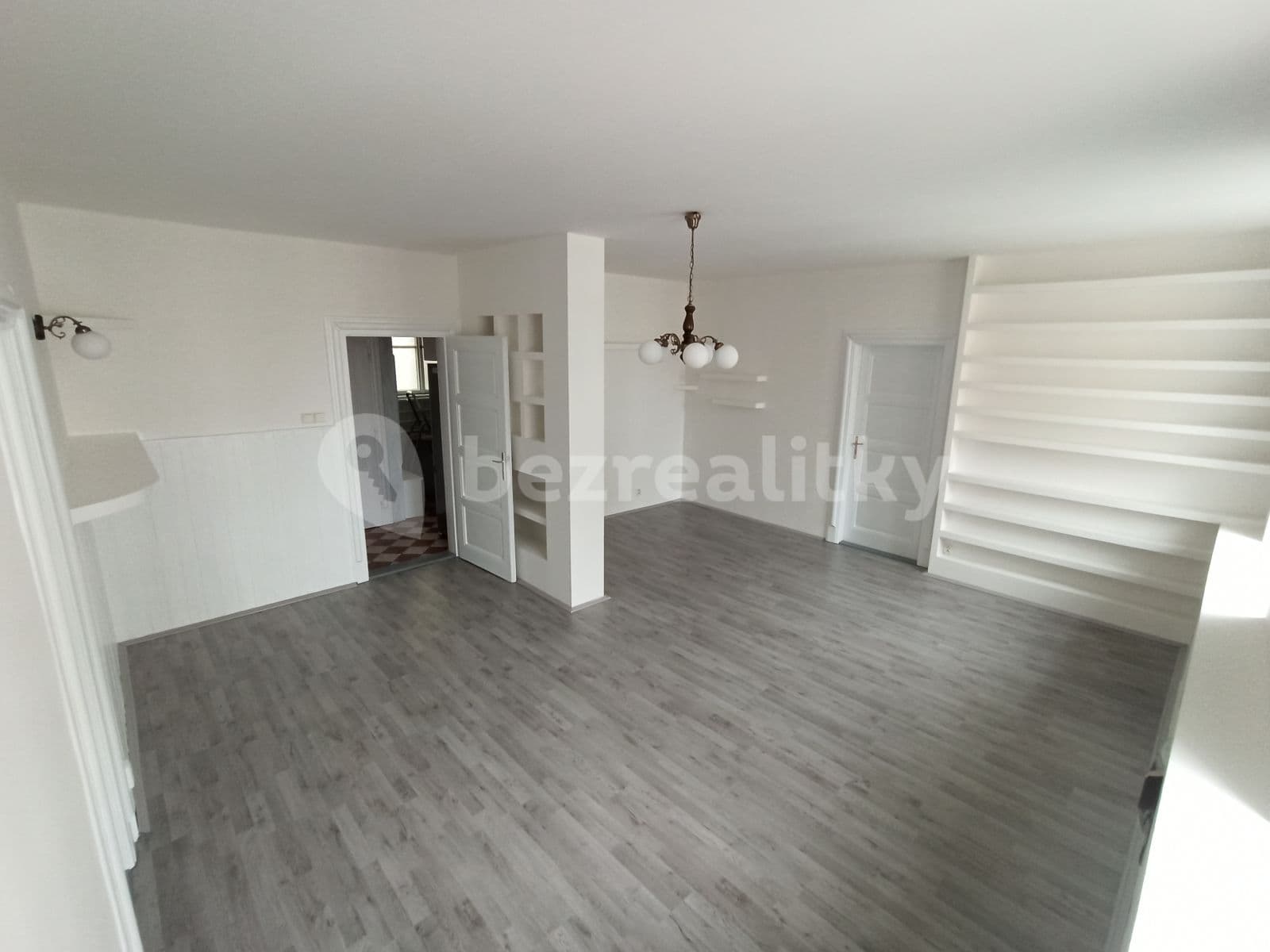 2 bedroom with open-plan kitchen flat to rent, 88 m², Vratislavova, Prague, Prague 2 bedroom with open-plan kitchen flat to rent, 88 m², Vratislavova, Prague, Prague
