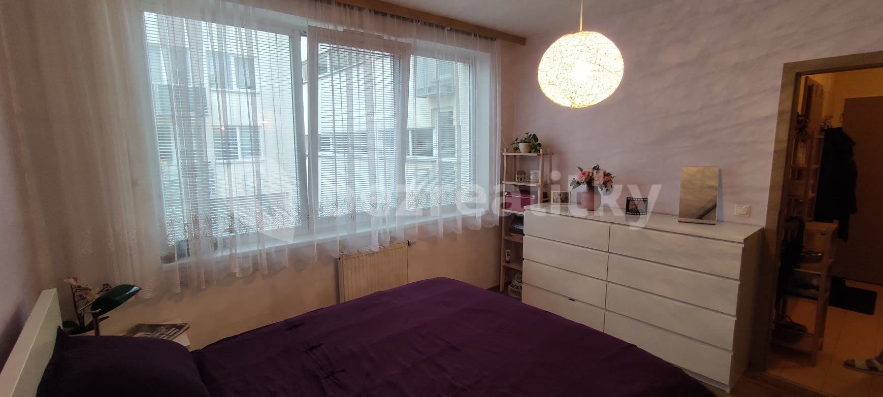 1 bedroom with open-plan kitchen flat to rent, 57 m², U Hostavického potoka, Prague, Prague 1 bedroom with open-plan kitchen flat to rent, 57 m², U Hostavického potoka, Prague, Prague