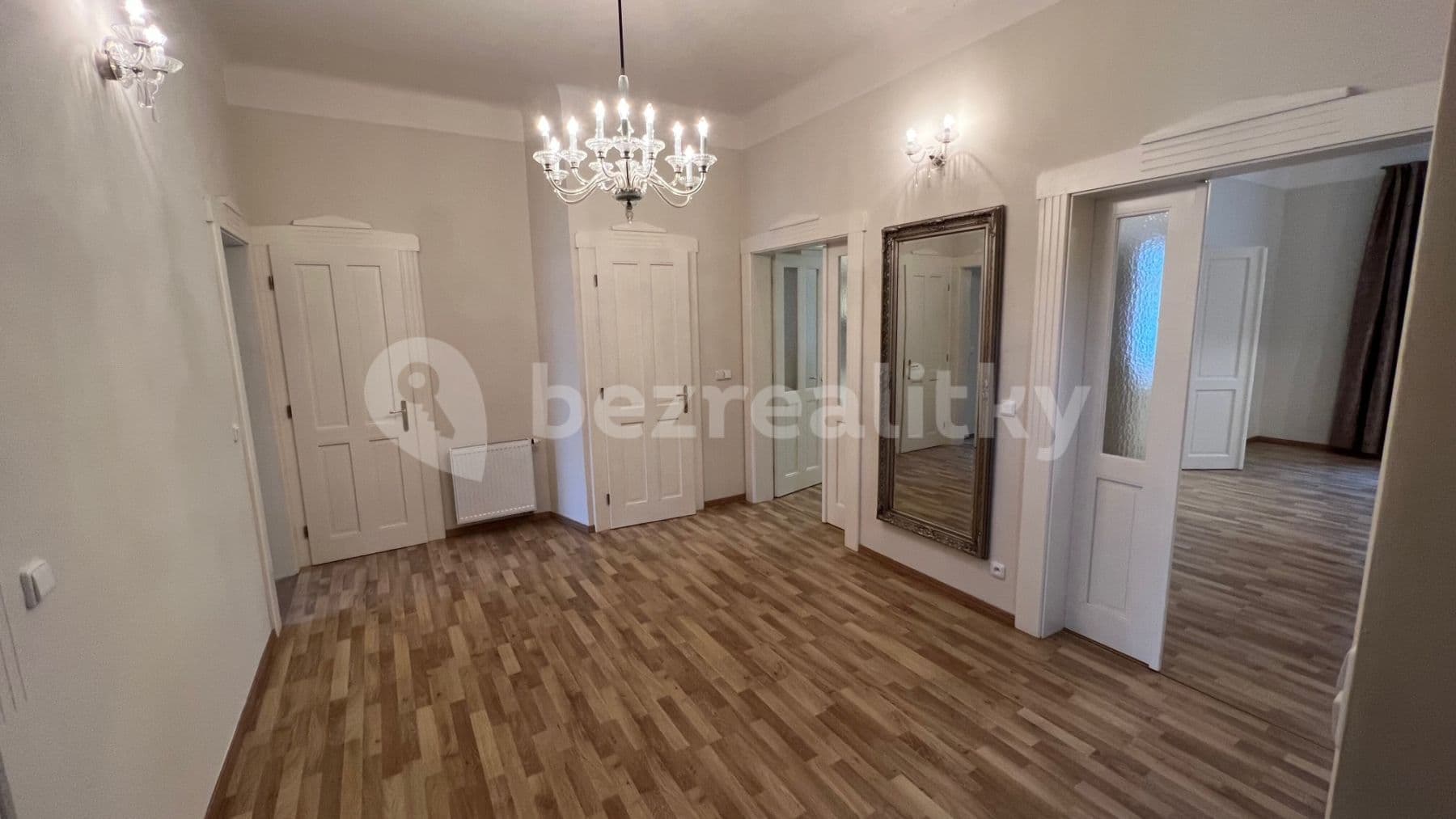 3 bedroom with open-plan kitchen flat to rent, 110 m², Československé armády, Prague, Prague 3 bedroom with open-plan kitchen flat to rent, 110 m², Československé armády, Prague, Prague