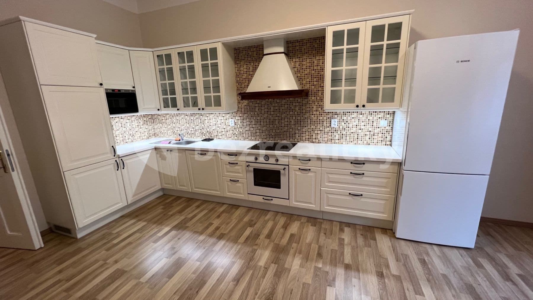 3 bedroom with open-plan kitchen flat to rent, 110 m², Československé armády, Prague, Prague 3 bedroom with open-plan kitchen flat to rent, 110 m², Československé armády, Prague, Prague