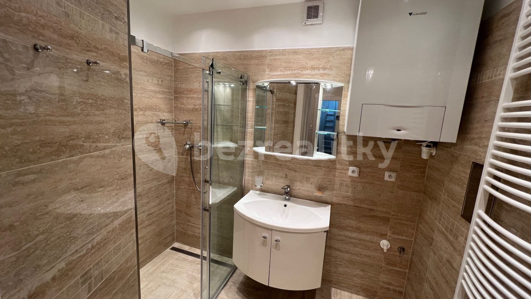 3 bedroom with open-plan kitchen flat to rent, 110 m², Československé armády, Prague, Prague 3 bedroom with open-plan kitchen flat to rent, 110 m², Československé armády, Prague, Prague