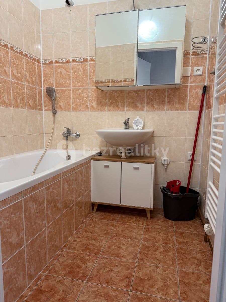 2 bedroom flat to rent, 62 m², Průběžná, Nupaky, Středočeský Region 2 bedroom flat to rent, 62 m², Průběžná, Nupaky, Středočeský Region