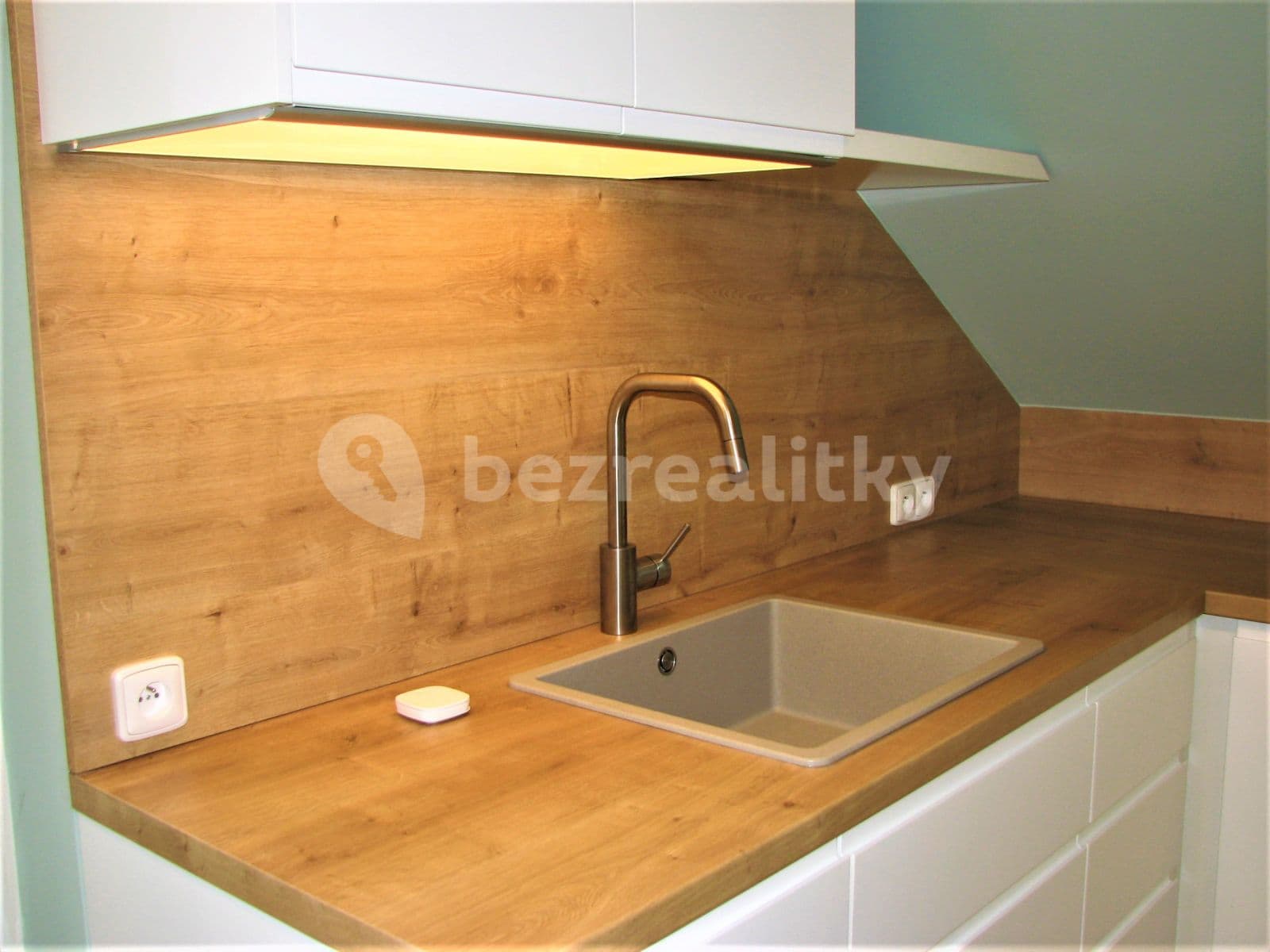 1 bedroom with open-plan kitchen flat to rent, 72 m², Mezitraťová, Prague, Prague 1 bedroom with open-plan kitchen flat to rent, 72 m², Mezitraťová, Prague, Prague