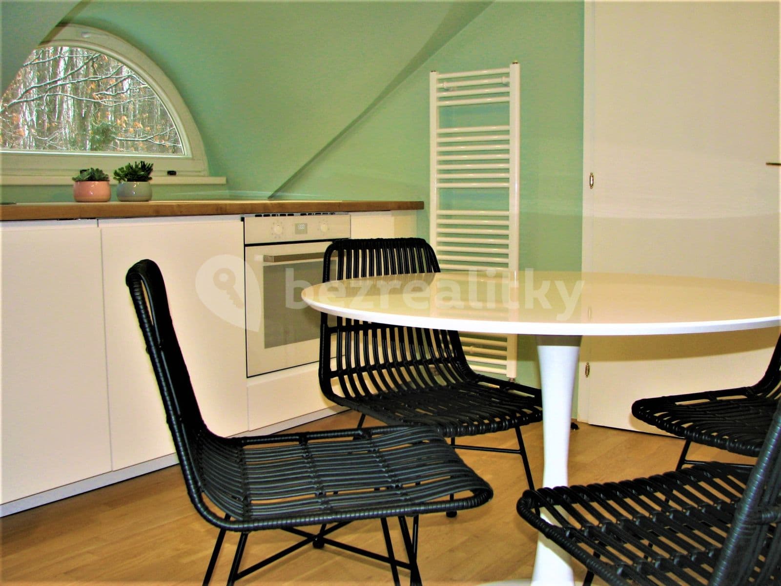1 bedroom with open-plan kitchen flat to rent, 72 m², Mezitraťová, Prague, Prague 1 bedroom with open-plan kitchen flat to rent, 72 m², Mezitraťová, Prague, Prague