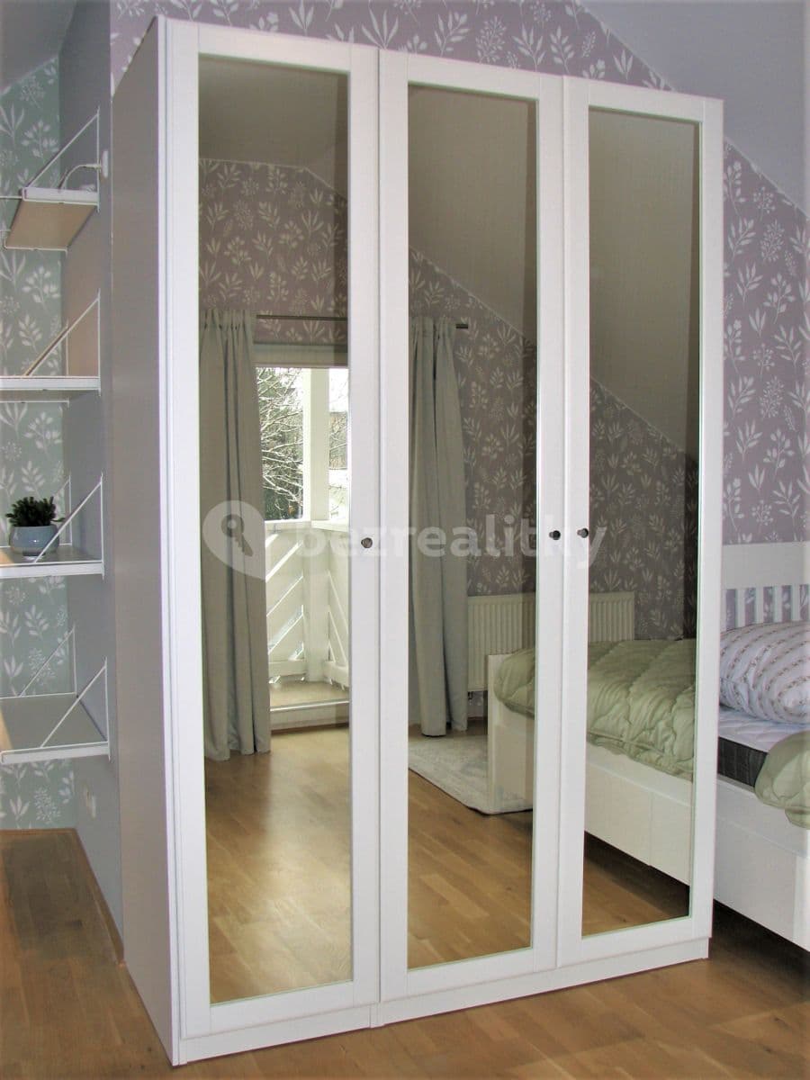 1 bedroom with open-plan kitchen flat to rent, 72 m², Mezitraťová, Prague, Prague 1 bedroom with open-plan kitchen flat to rent, 72 m², Mezitraťová, Prague, Prague
