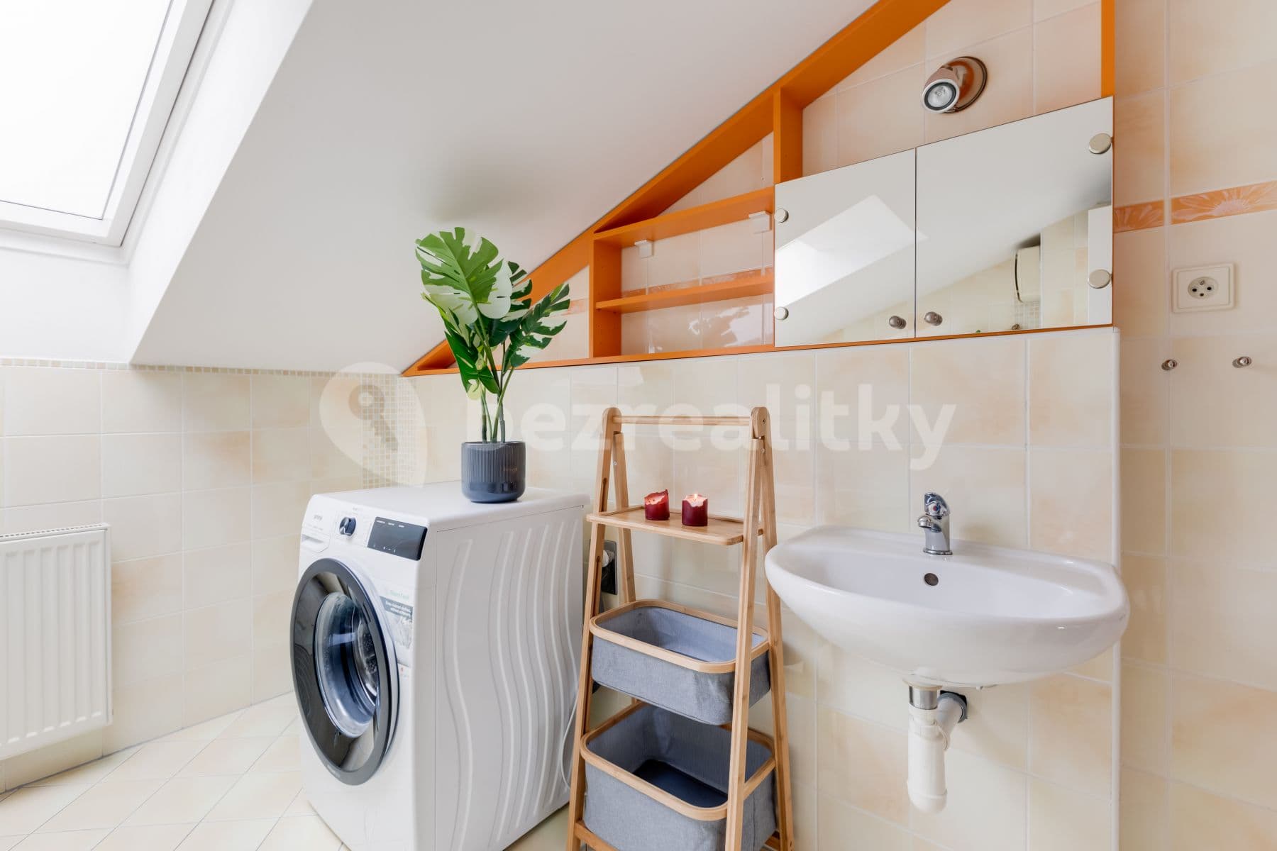 2 bedroom with open-plan kitchen flat to rent, 82 m², Ke Školce, Rudná, Středočeský Region 2 bedroom with open-plan kitchen flat to rent, 82 m², Ke Školce, Rudná, Středočeský Region
