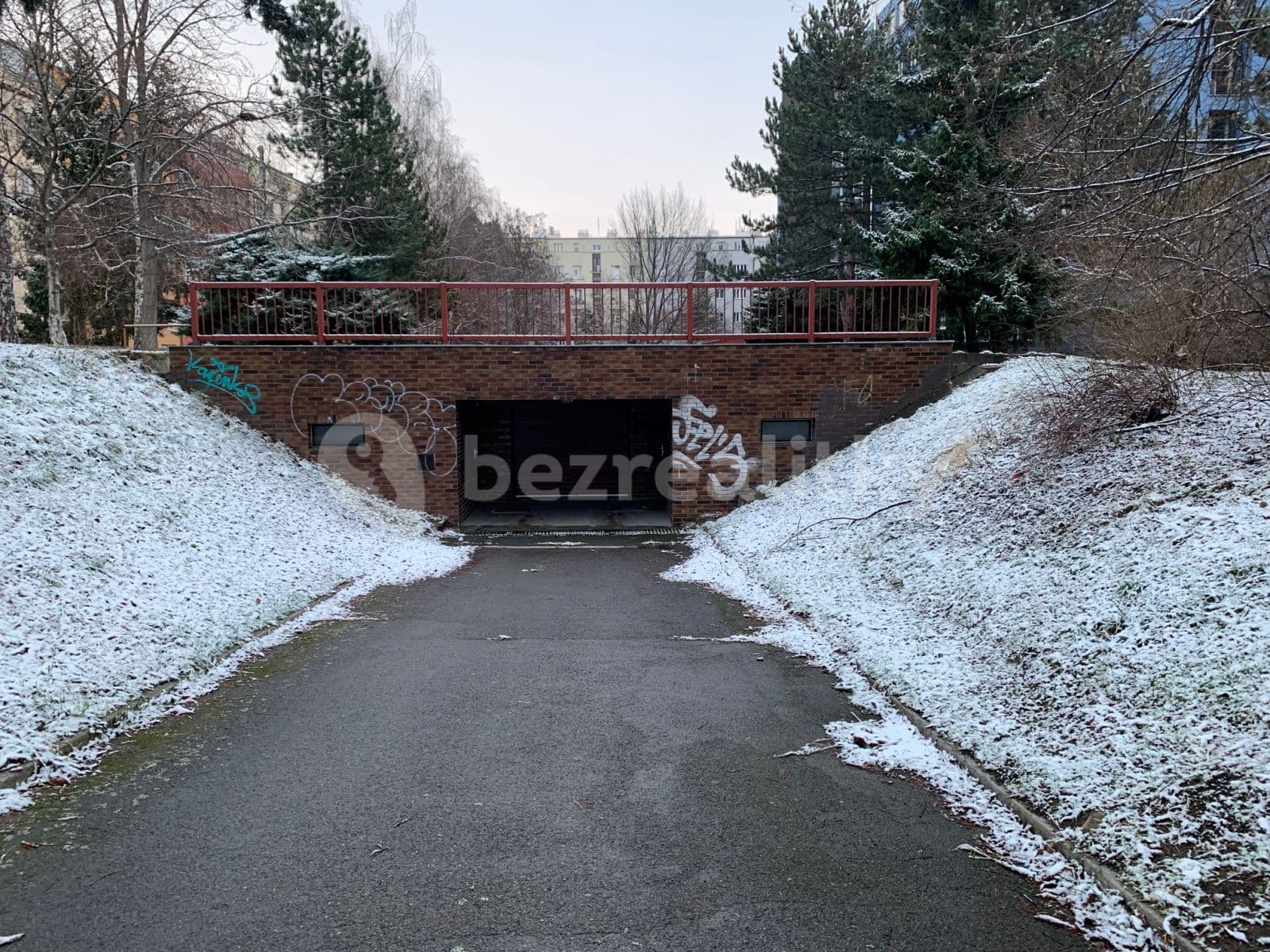 garage to rent, 15 m², Na Hroudě, Prague, Prague garage to rent, 15 m², Na Hroudě, Prague, Prague