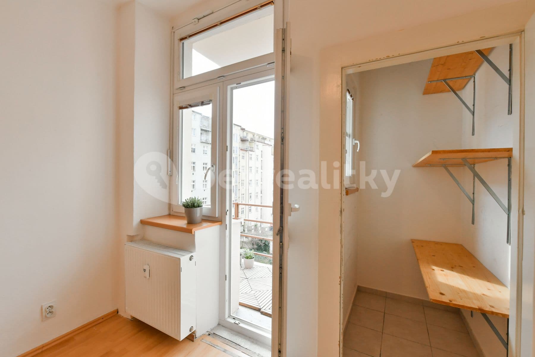 1 bedroom with open-plan kitchen flat to rent, 52 m², Jankovcova, Prague, Prague 1 bedroom with open-plan kitchen flat to rent, 52 m², Jankovcova, Prague, Prague
