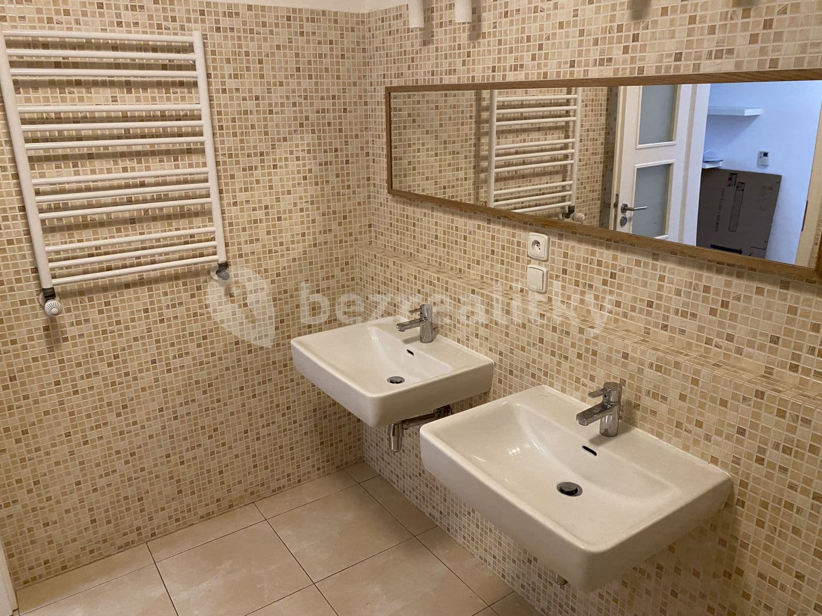 1 bedroom with open-plan kitchen flat to rent, 64 m², Přemyslovská, Roztoky, Středočeský Region 1 bedroom with open-plan kitchen flat to rent, 64 m², Přemyslovská, Roztoky, Středočeský Region