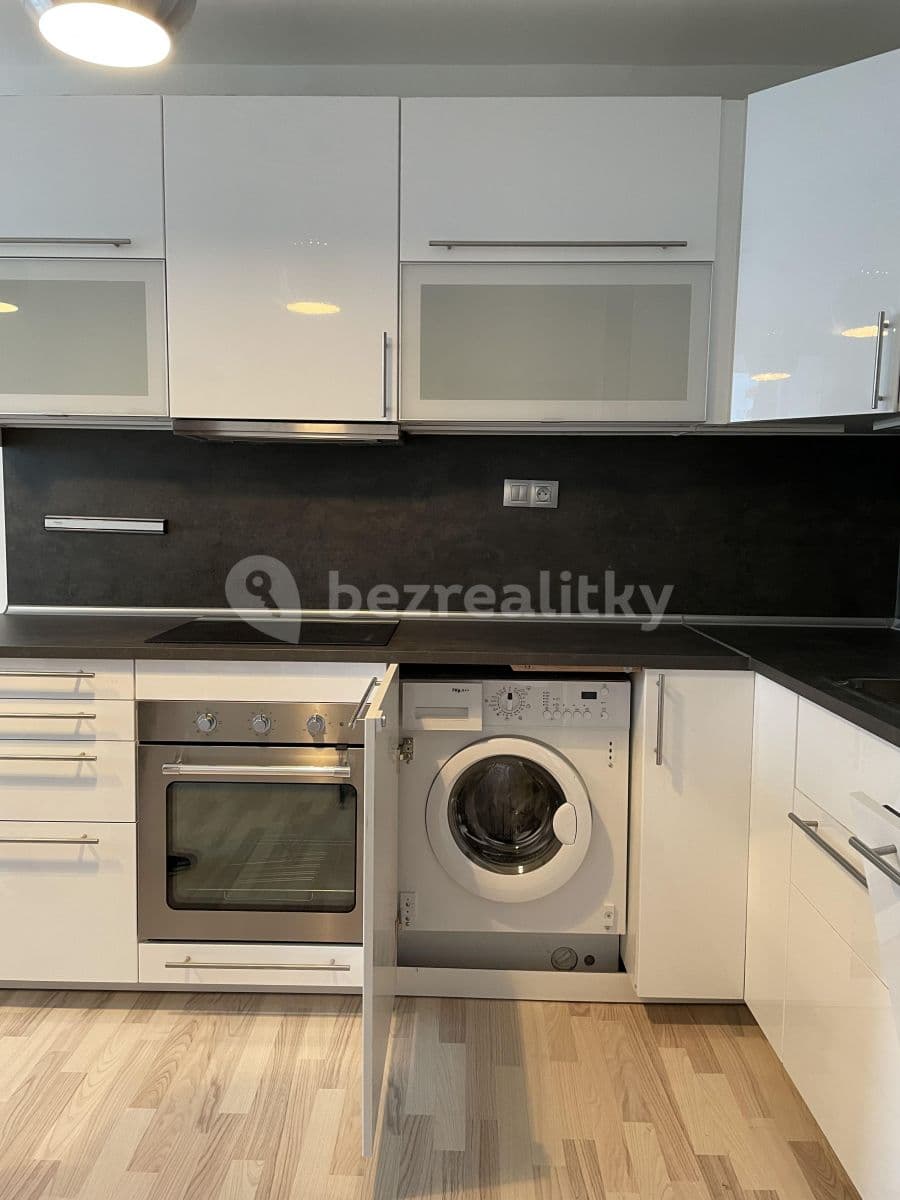 3 bedroom flat to rent, 82 m², Petržílkova, Prague, Prague 3 bedroom flat to rent, 82 m², Petržílkova, Prague, Prague