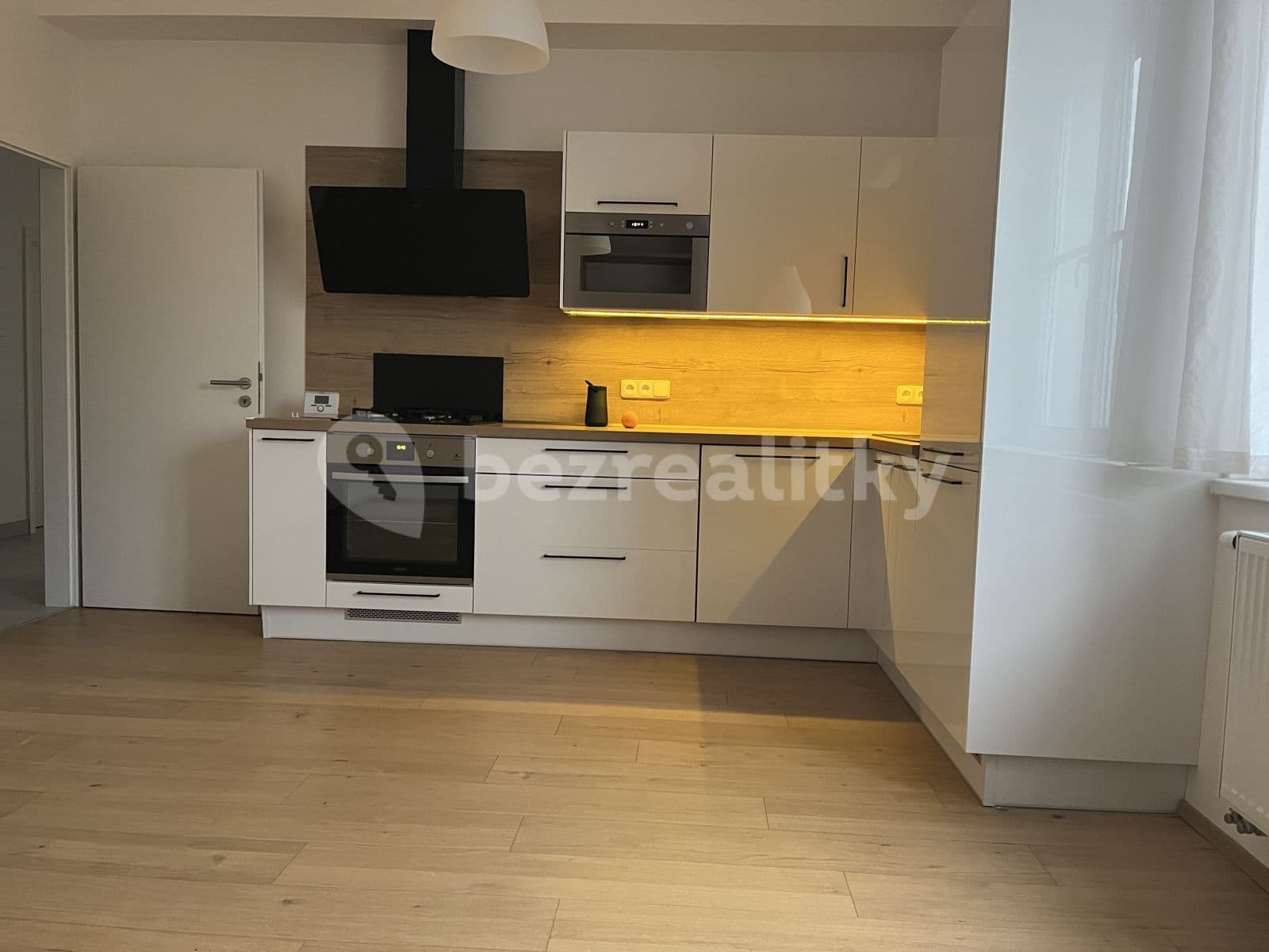 2 bedroom with open-plan kitchen flat to rent, 80 m², Kodaňská, Prague, Prague 2 bedroom with open-plan kitchen flat to rent, 80 m², Kodaňská, Prague, Prague
