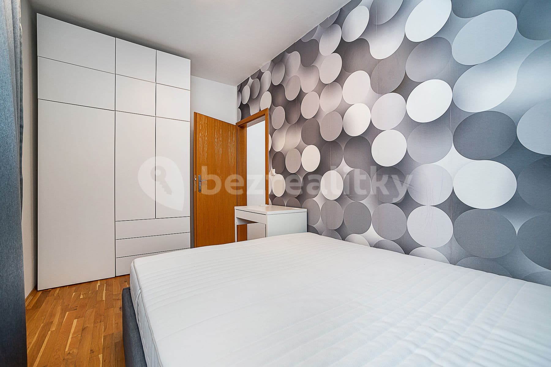 3 bedroom with open-plan kitchen flat to rent, 109 m², Šátalská, Prague, Prague 3 bedroom with open-plan kitchen flat to rent, 109 m², Šátalská, Prague, Prague