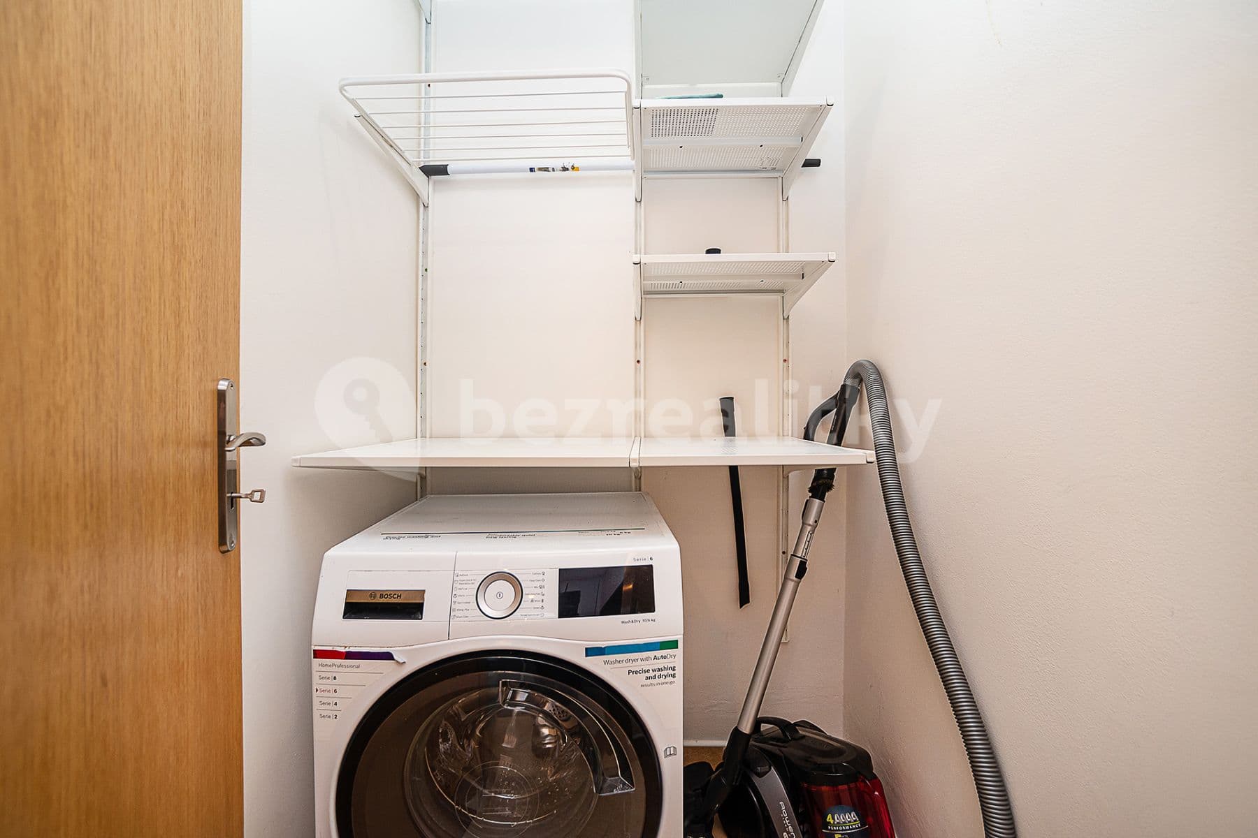 3 bedroom with open-plan kitchen flat to rent, 109 m², Šátalská, Prague, Prague 3 bedroom with open-plan kitchen flat to rent, 109 m², Šátalská, Prague, Prague