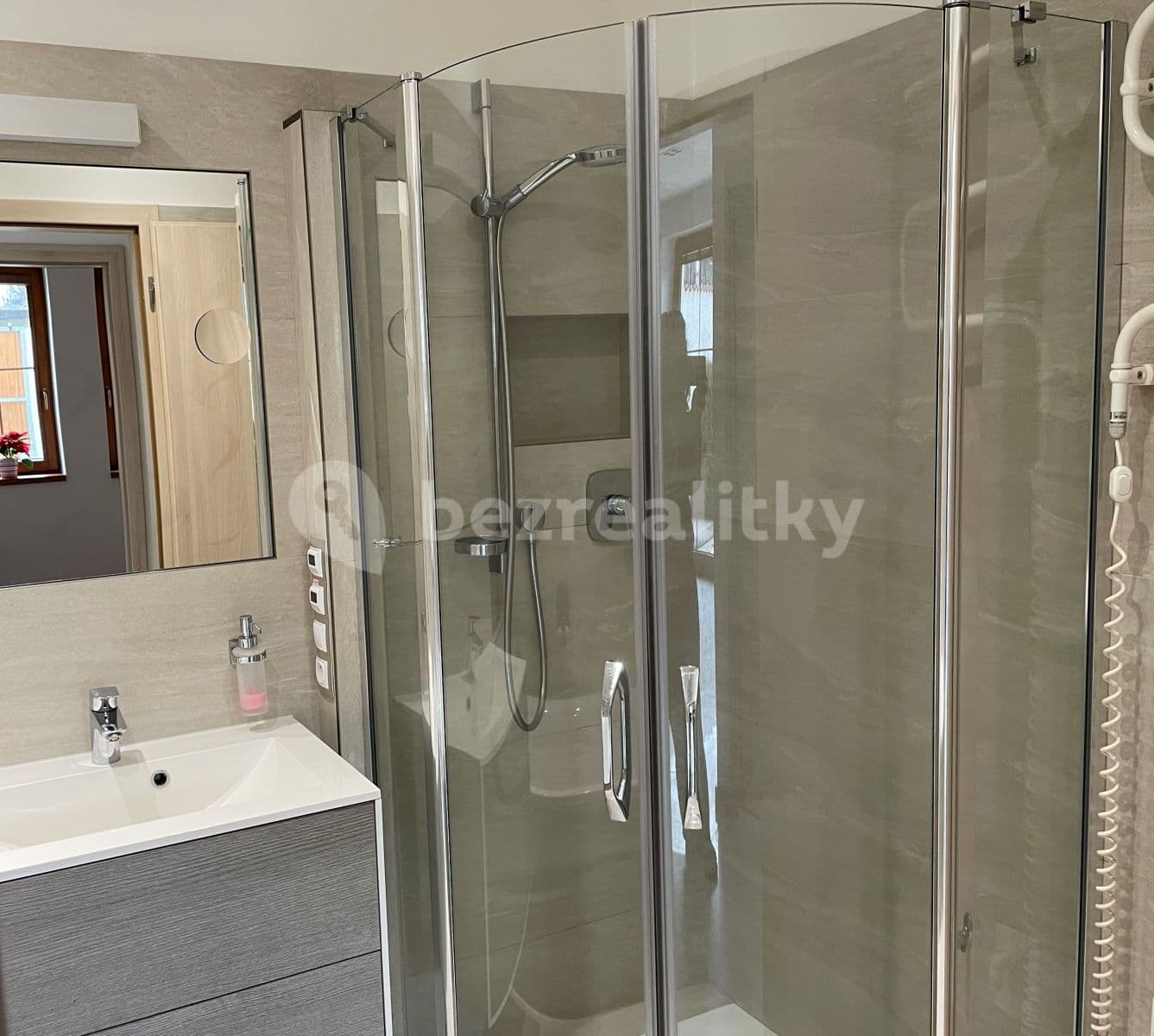 1 bedroom with open-plan kitchen flat to rent, 50 m², Plantáž, Brandýs nad Labem-Stará Boleslav, Středočeský Region 1 bedroom with open-plan kitchen flat to rent, 50 m², Plantáž, Brandýs nad Labem-Stará Boleslav, Středočeský Region