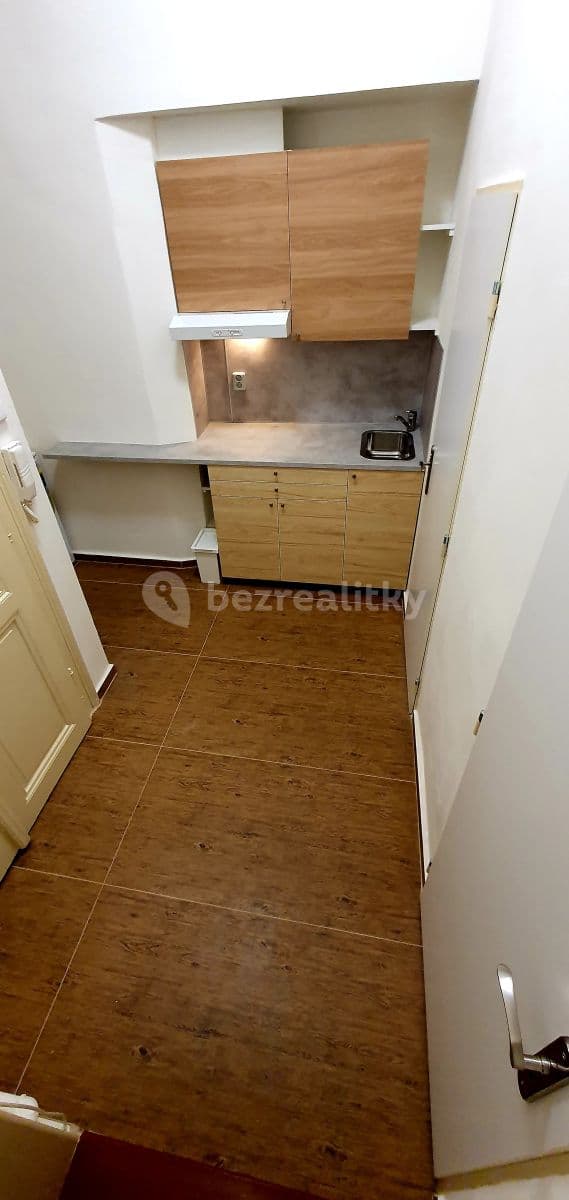 Studio flat to rent, 30 m², Křižíkova, Prague, Prague Studio flat to rent, 30 m², Křižíkova, Prague, Prague