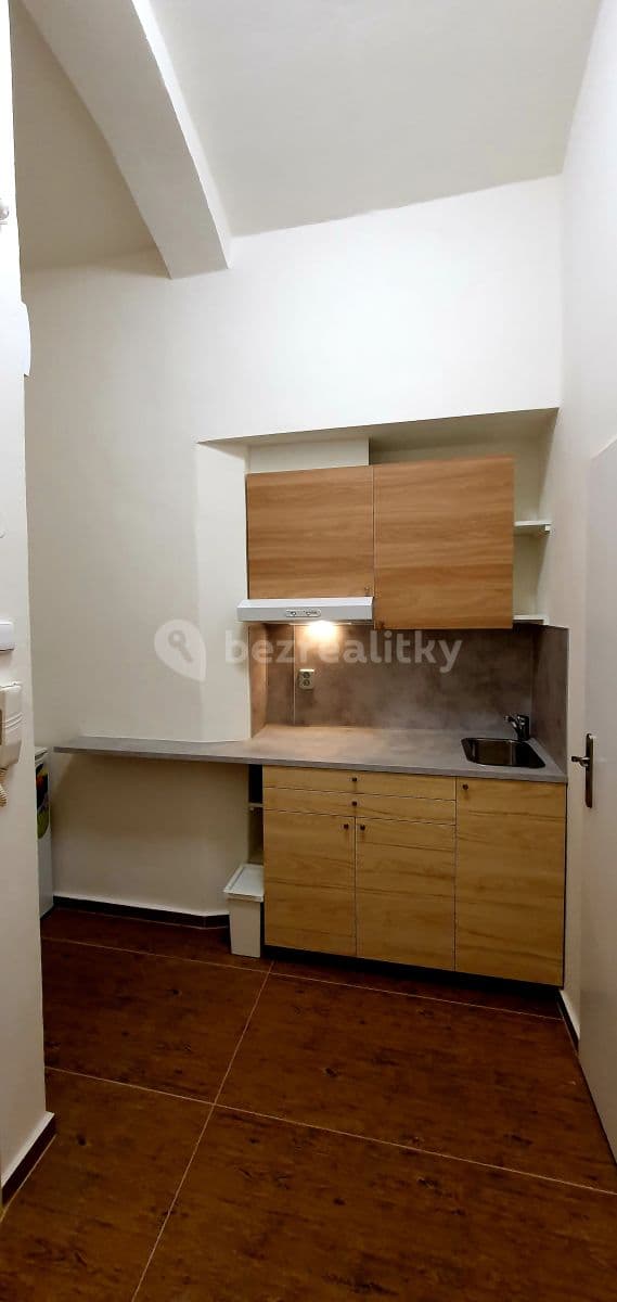 Studio flat to rent, 30 m², Křižíkova, Prague, Prague Studio flat to rent, 30 m², Křižíkova, Prague, Prague