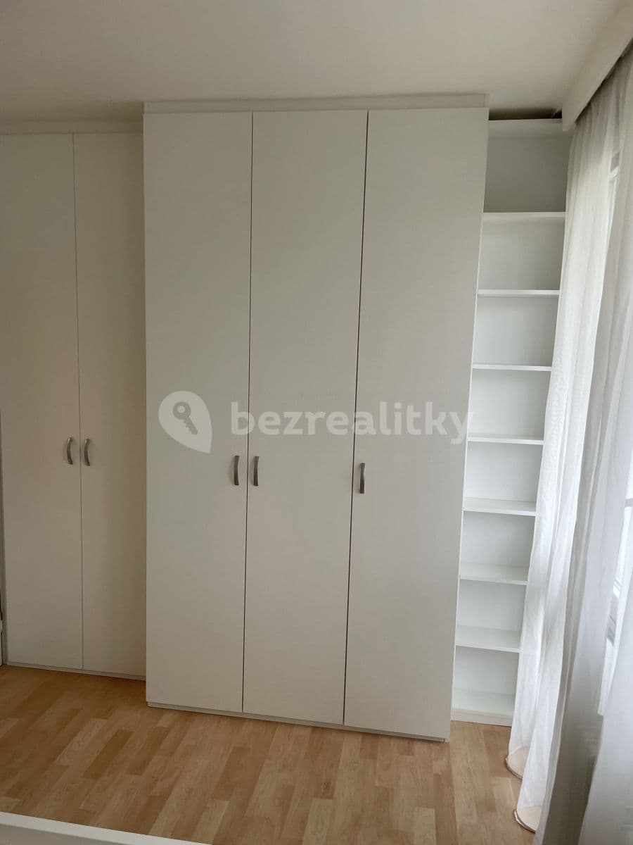 2 bedroom with open-plan kitchen flat to rent, 55 m², Evropská, Prague, Prague 2 bedroom with open-plan kitchen flat to rent, 55 m², Evropská, Prague, Prague