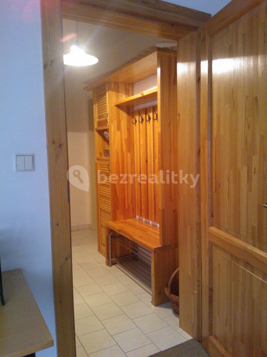 Studio flat to rent, 51 m², Suchdolské náměstí, Prague, Prague Studio flat to rent, 51 m², Suchdolské náměstí, Prague, Prague