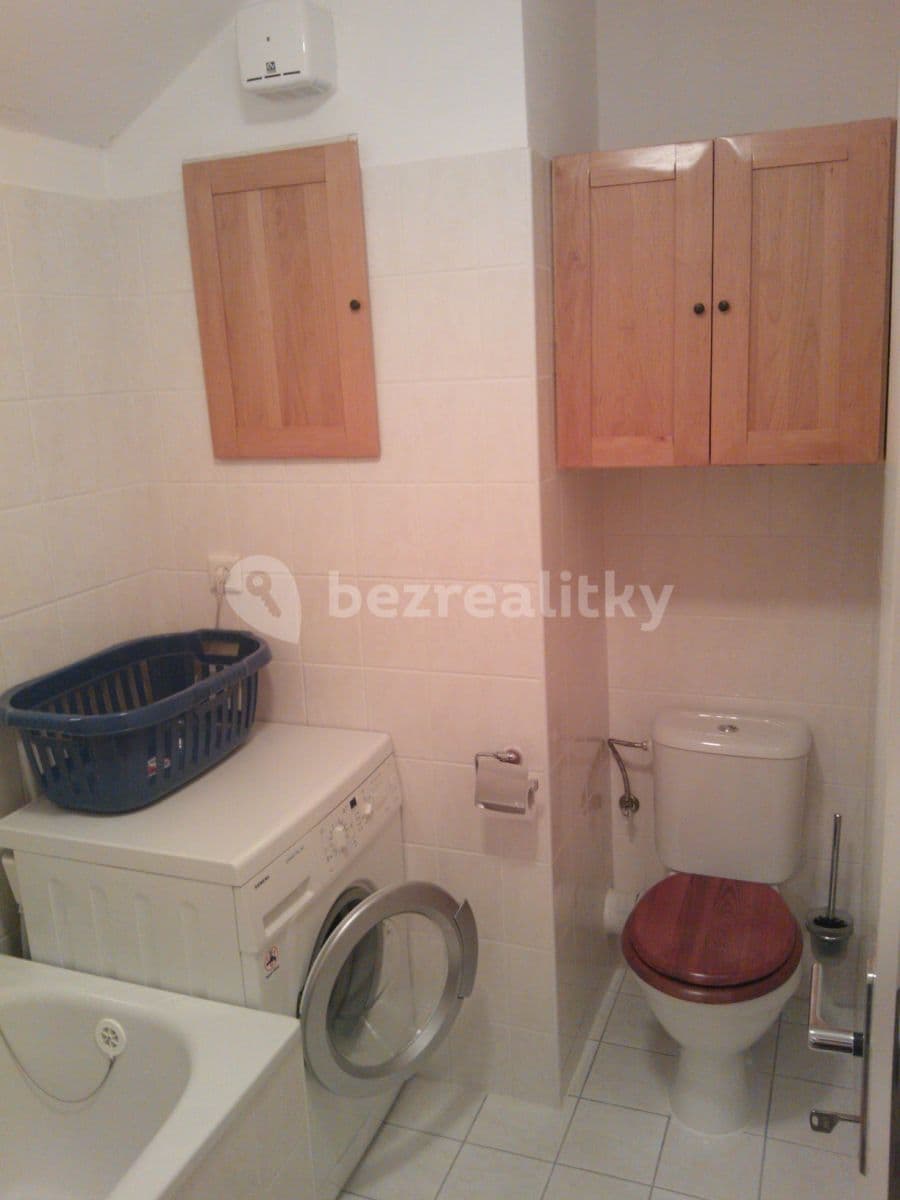 Studio flat to rent, 51 m², Suchdolské náměstí, Prague, Prague Studio flat to rent, 51 m², Suchdolské náměstí, Prague, Prague