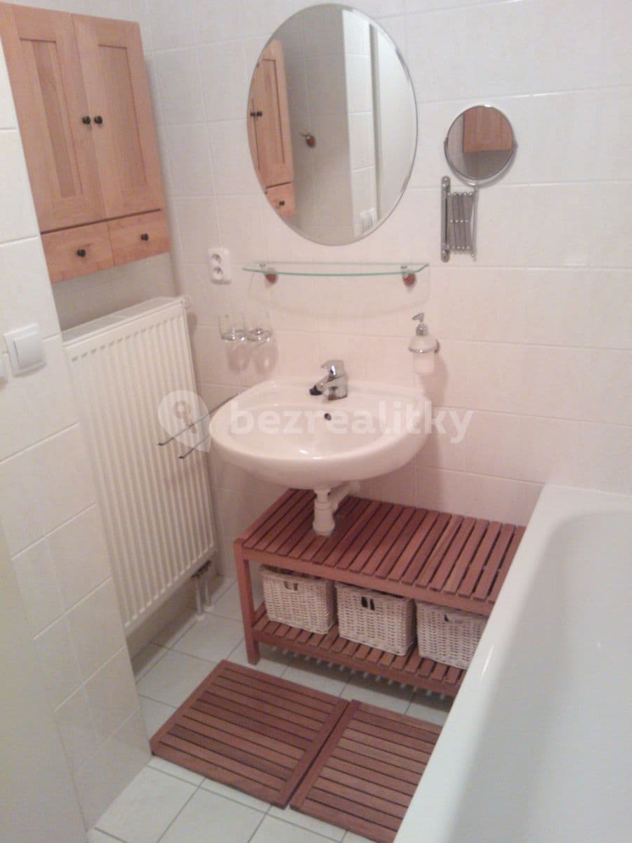 Studio flat to rent, 51 m², Suchdolské náměstí, Prague, Prague Studio flat to rent, 51 m², Suchdolské náměstí, Prague, Prague
