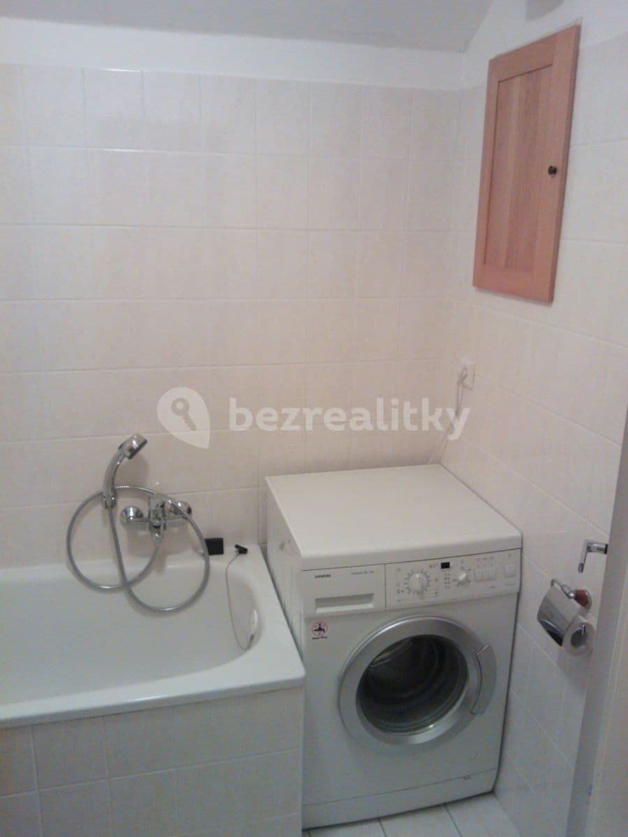 Studio flat to rent, 51 m², Suchdolské náměstí, Prague, Prague Studio flat to rent, 51 m², Suchdolské náměstí, Prague, Prague