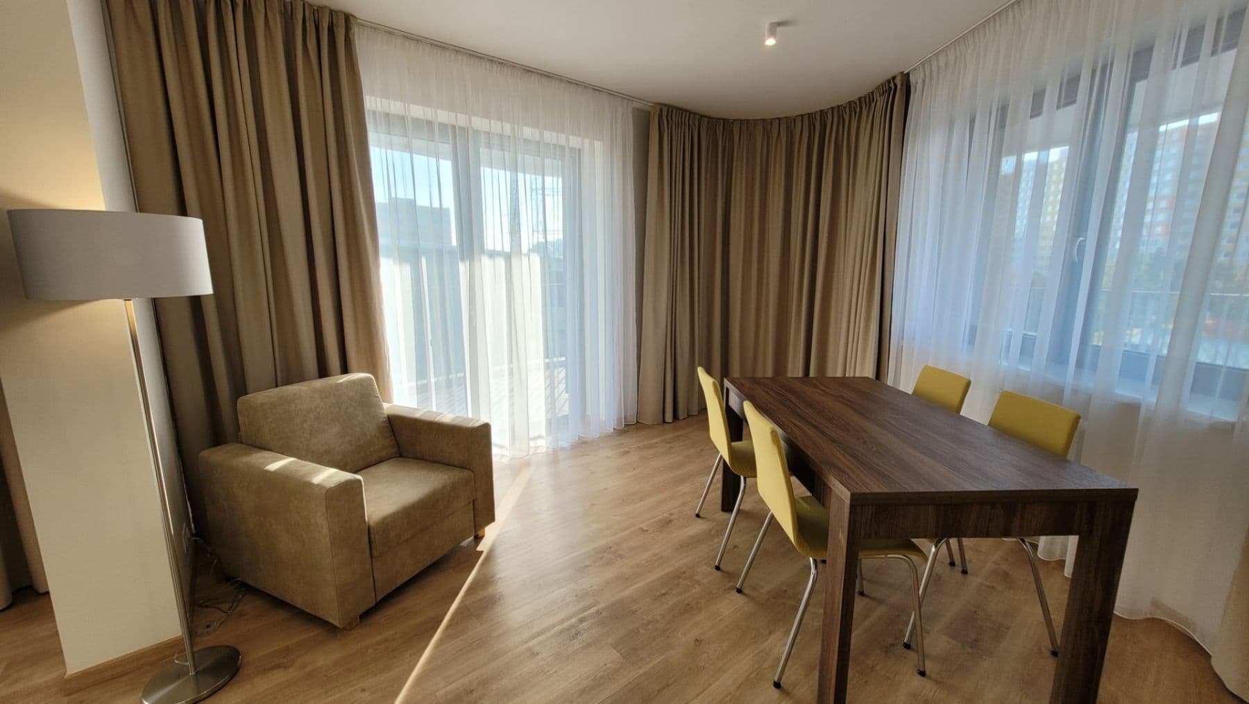 2 bedroom with open-plan kitchen flat to rent, 88 m², Mukařovského, Prague, Prague 2 bedroom with open-plan kitchen flat to rent, 88 m², Mukařovského, Prague, Prague