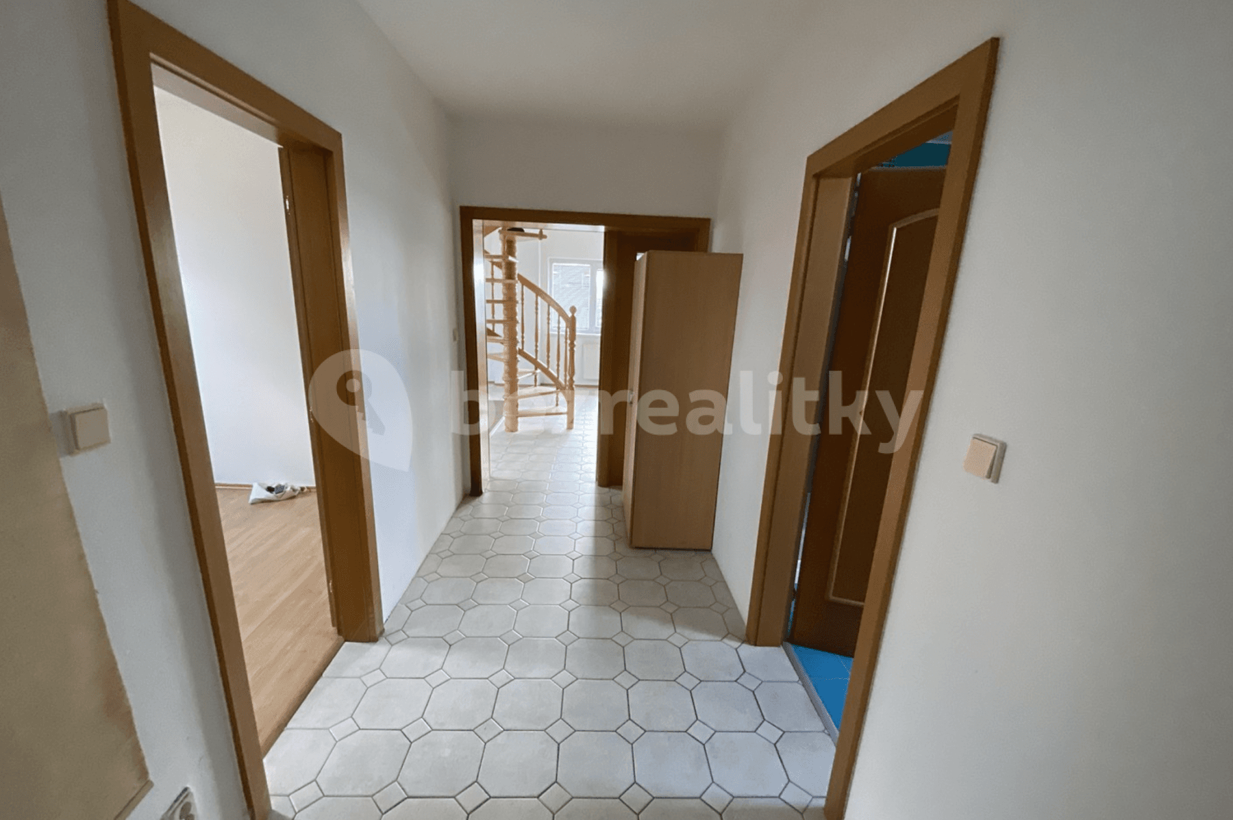 2 bedroom with open-plan kitchen flat to rent, 109 m², Högrova, Brno, Jihomoravský Region 2 bedroom with open-plan kitchen flat to rent, 109 m², Högrova, Brno, Jihomoravský Region