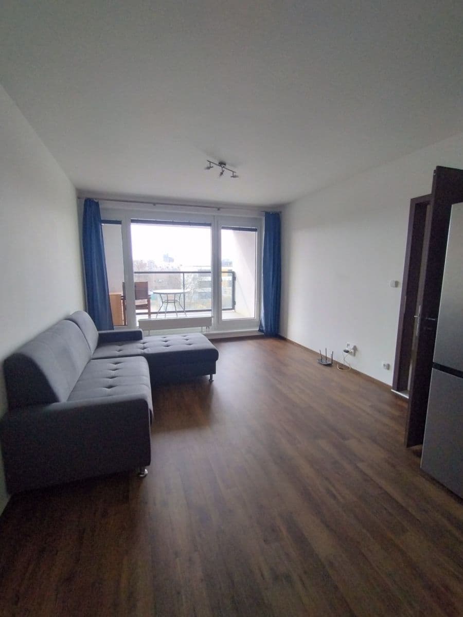 1 bedroom with open-plan kitchen flat to rent, 53 m², U Elektry, Prague, Prague 1 bedroom with open-plan kitchen flat to rent, 53 m², U Elektry, Prague, Prague