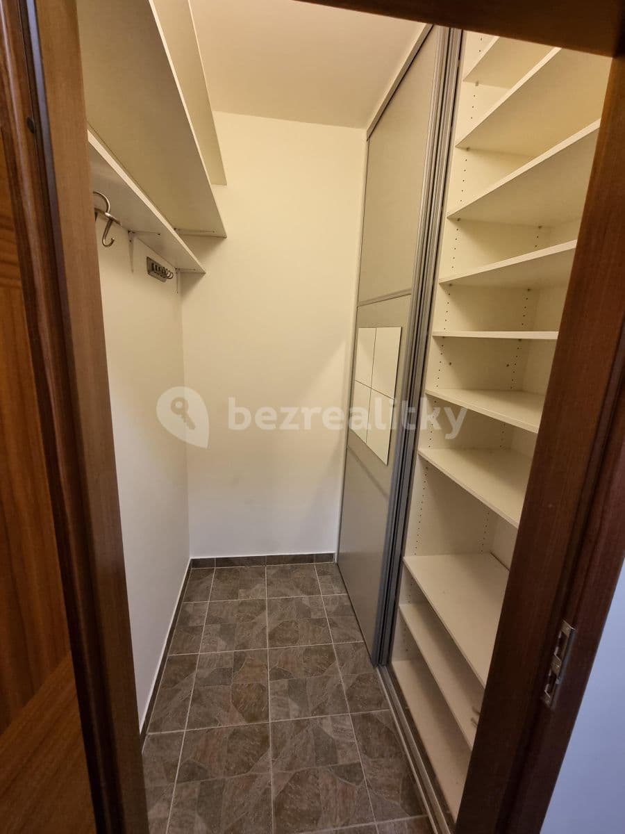 2 bedroom with open-plan kitchen flat to rent, 94 m², Laurinova, Prague, Prague 2 bedroom with open-plan kitchen flat to rent, 94 m², Laurinova, Prague, Prague