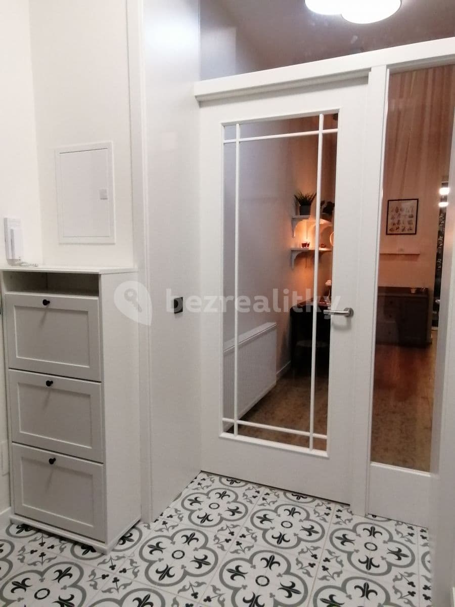 1 bedroom with open-plan kitchen flat to rent, 50 m², Pivovarská, Prague, Prague 1 bedroom with open-plan kitchen flat to rent, 50 m², Pivovarská, Prague, Prague