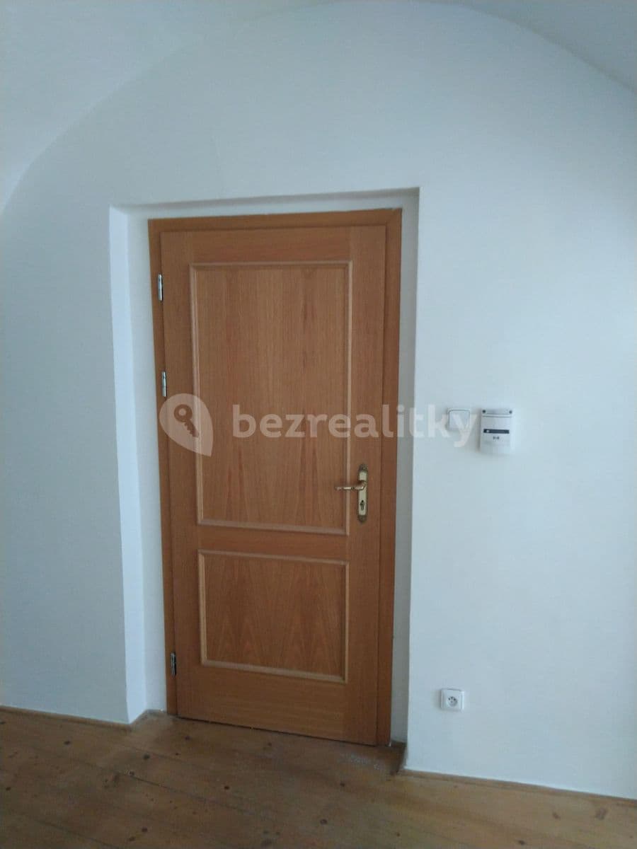 non-residential property to rent, 30 m², Kynského, Slaný, Středočeský Region non-residential property to rent, 30 m², Kynského, Slaný, Středočeský Region