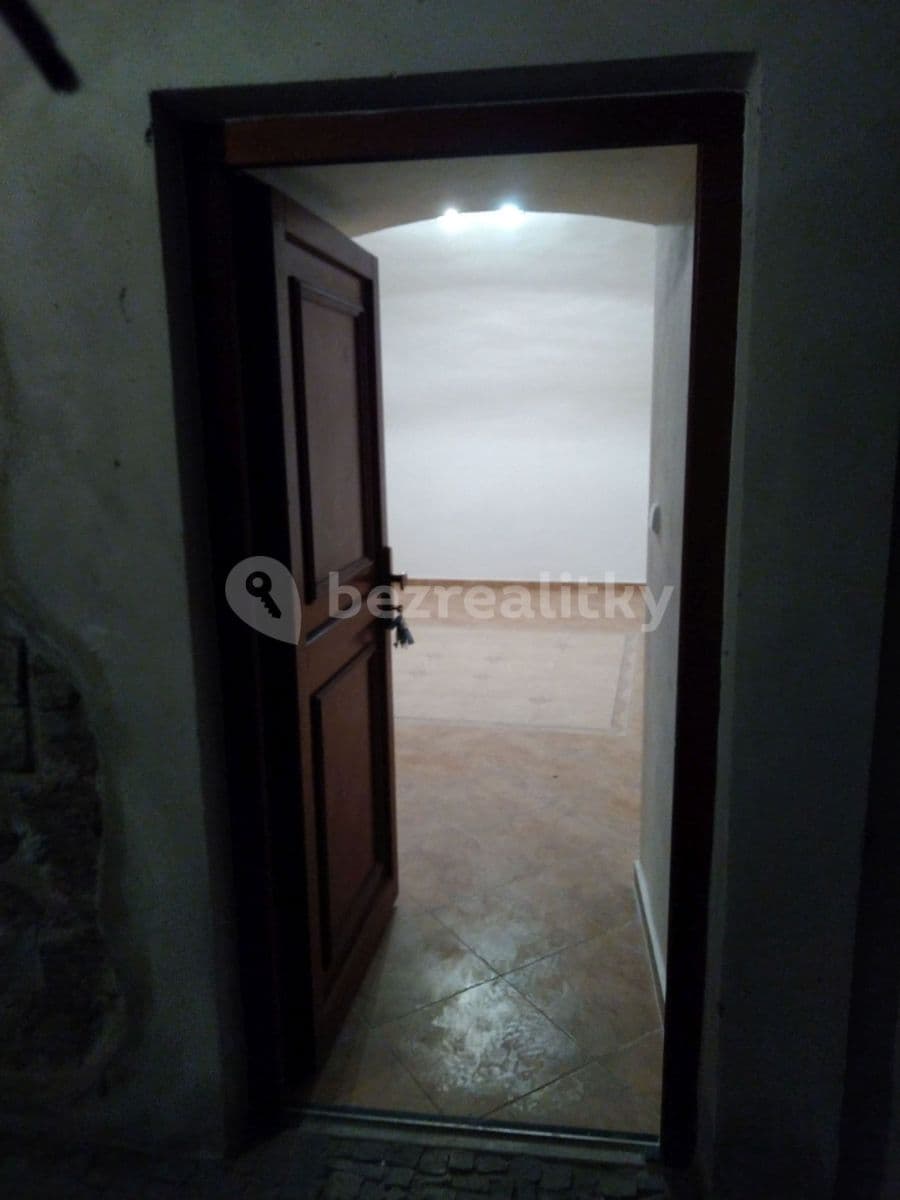 non-residential property to rent, 30 m², Kynského, Slaný, Středočeský Region non-residential property to rent, 30 m², Kynského, Slaný, Středočeský Region