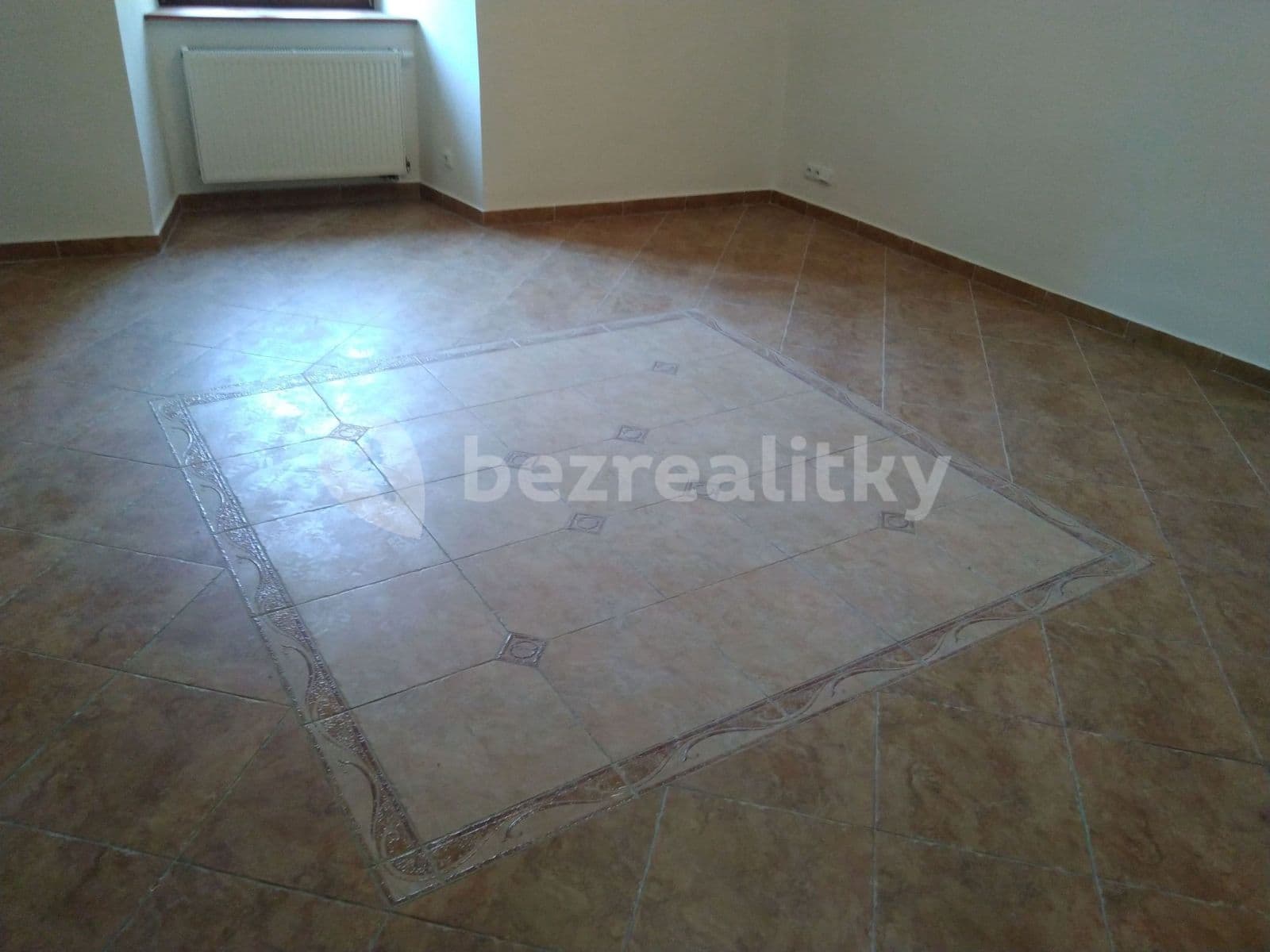 non-residential property to rent, 30 m², Kynského, Slaný, Středočeský Region non-residential property to rent, 30 m², Kynského, Slaný, Středočeský Region