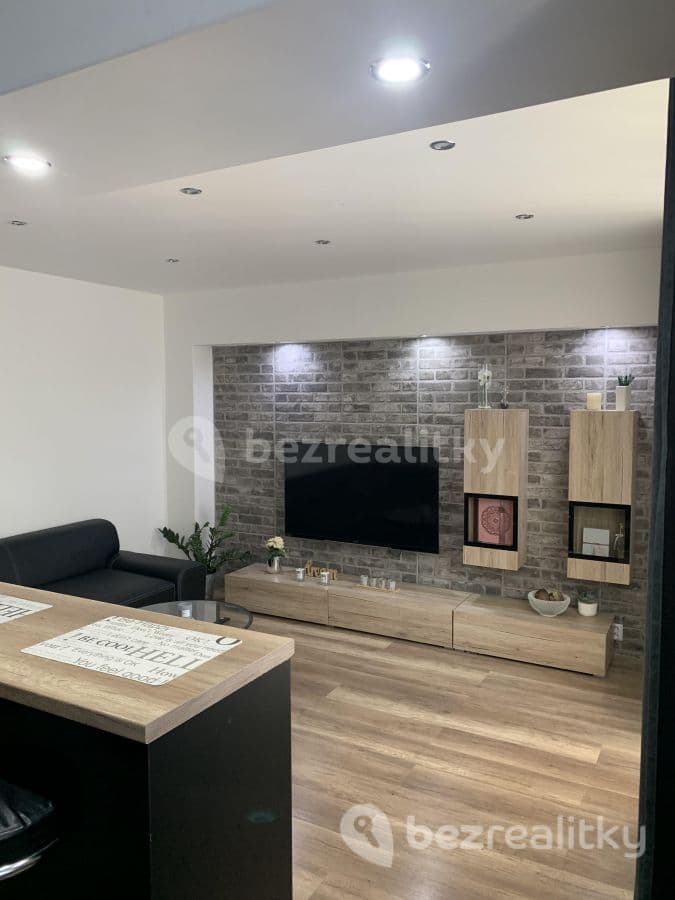 1 bedroom with open-plan kitchen flat to rent, 54 m², Spojovací, Čelákovice, Středočeský Region 1 bedroom with open-plan kitchen flat to rent, 54 m², Spojovací, Čelákovice, Středočeský Region