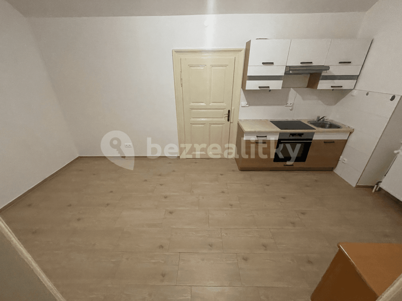 1 bedroom with open-plan kitchen flat to rent, 50 m², Husova, Plzeň, Plzeňský Region 1 bedroom with open-plan kitchen flat to rent, 50 m², Husova, Plzeň, Plzeňský Region