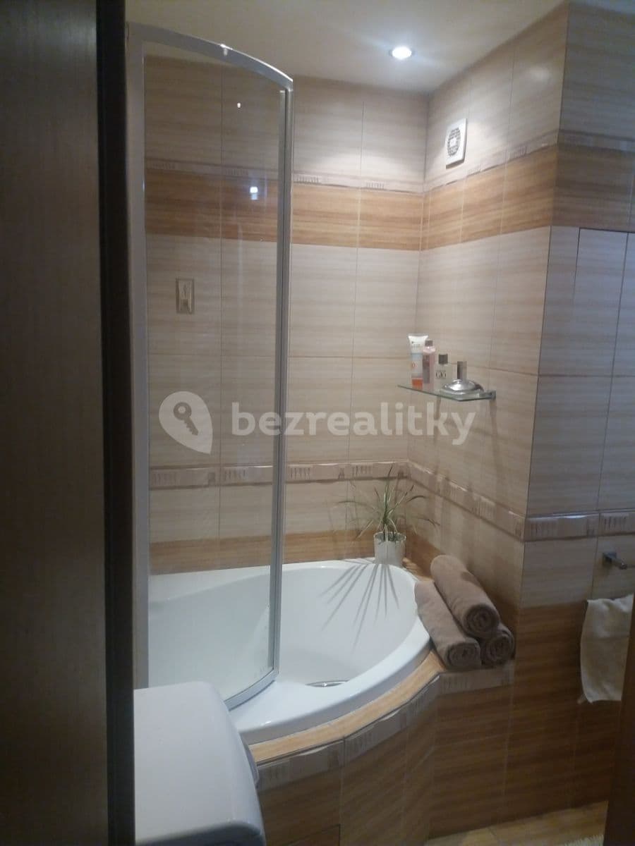 3 bedroom flat to rent, 90 m², Hekrova, Prague, Prague 3 bedroom flat to rent, 90 m², Hekrova, Prague, Prague