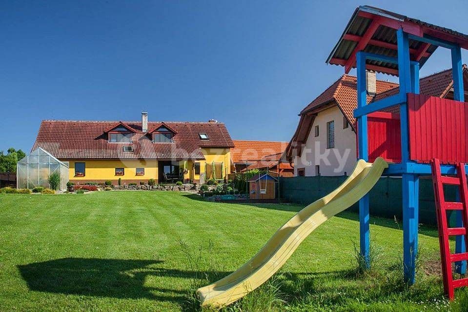 recreational property to rent, 0 m², Haluzice, Zlínský Region recreational property to rent, 0 m², Haluzice, Zlínský Region