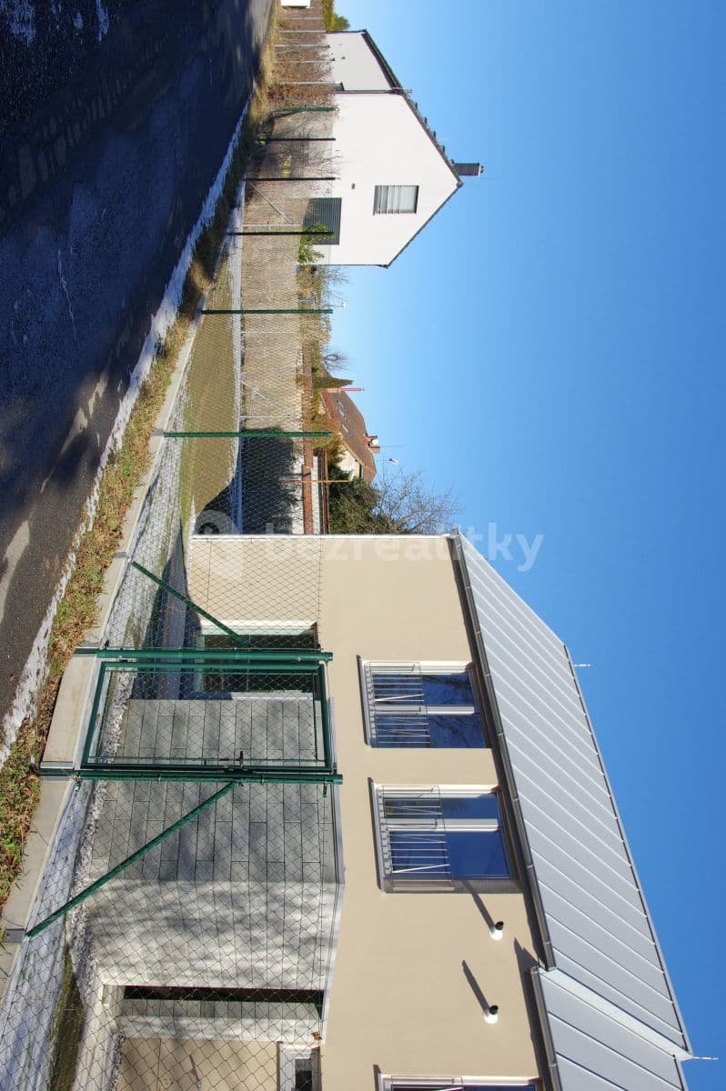 house to rent, 93 m², Spádová, Kamenice, Středočeský Region house to rent, 93 m², Spádová, Kamenice, Středočeský Region