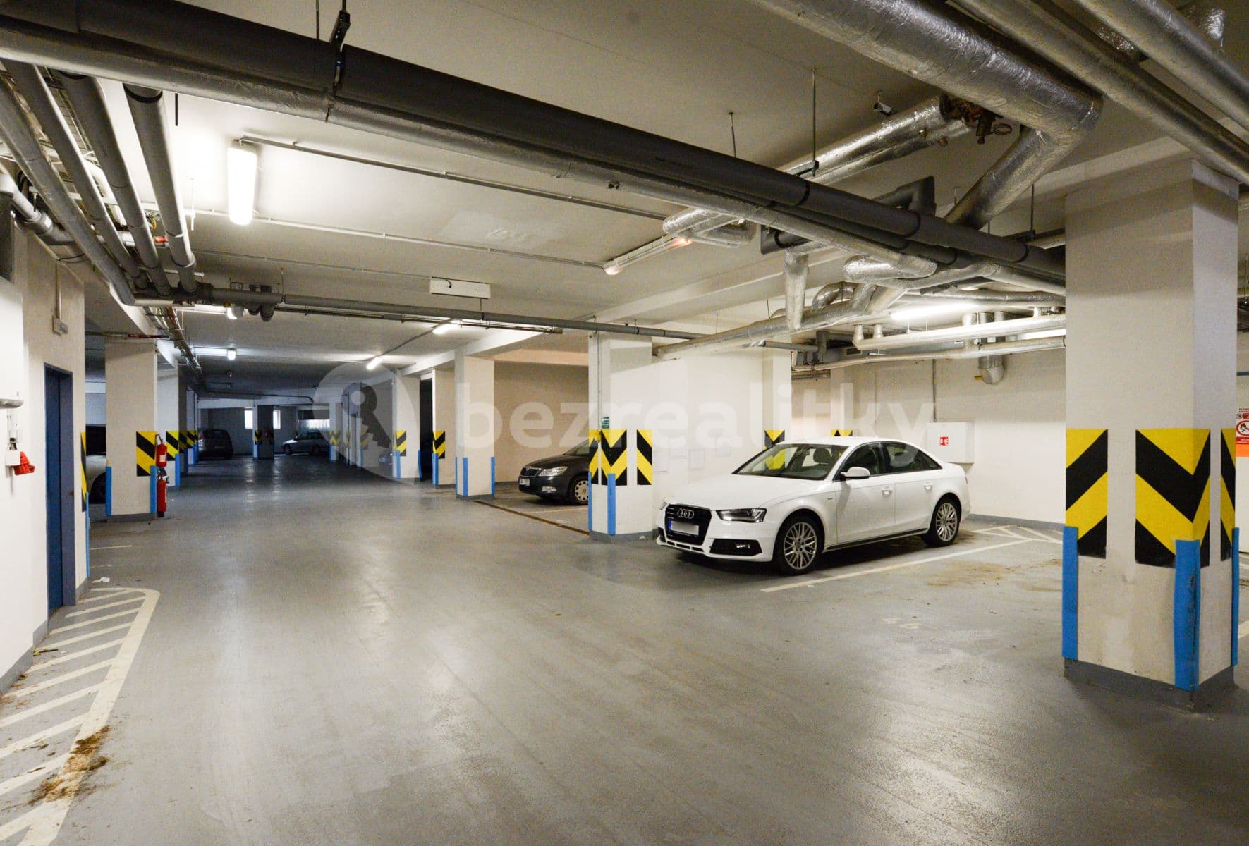 1 bedroom with open-plan kitchen flat to rent, 87 m², Kudrnova, Prague, Prague 1 bedroom with open-plan kitchen flat to rent, 87 m², Kudrnova, Prague, Prague