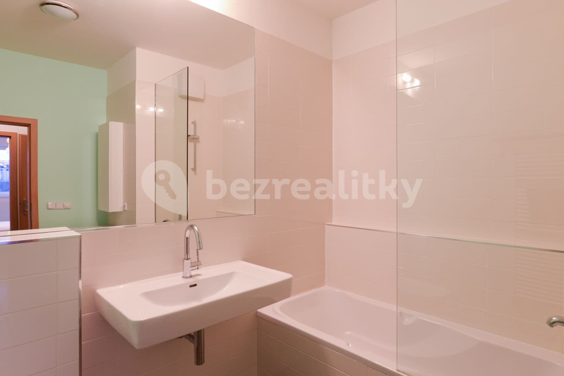 1 bedroom with open-plan kitchen flat to rent, 87 m², Kudrnova, Prague, Prague 1 bedroom with open-plan kitchen flat to rent, 87 m², Kudrnova, Prague, Prague