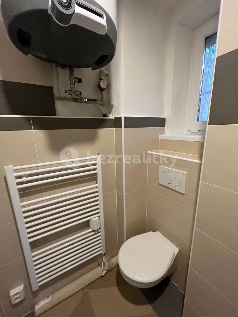 Studio flat to rent, 25 m², Na Dolinách, Prague, Prague Studio flat to rent, 25 m², Na Dolinách, Prague, Prague