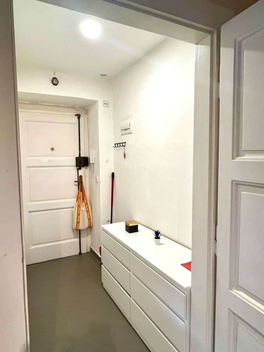Studio flat to rent, 25 m², Na Dolinách, Prague, Prague Studio flat to rent, 25 m², Na Dolinách, Prague, Prague