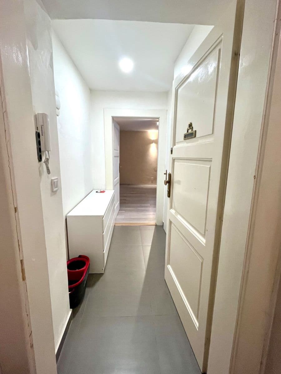 Studio flat to rent, 25 m², Na Dolinách, Prague, Prague Studio flat to rent, 25 m², Na Dolinách, Prague, Prague
